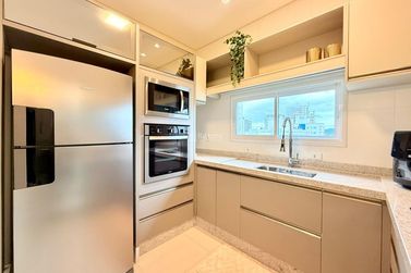 Apartamento &agrave; venda - 110m&sup2; - Meia Praia