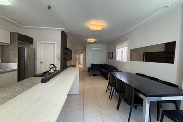 Apartamento &agrave; venda - 107m&sup2; - Meia Praia