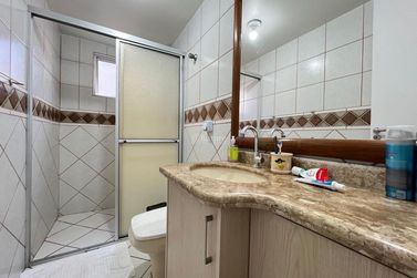 Apartamento &agrave; venda - 140m&sup2; - Meia Praia