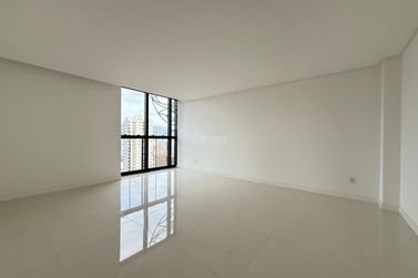 Apartamento &agrave; venda - 200m&sup2; - Meia Praia