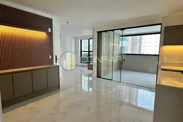 Apartamento &agrave; venda - 163m&sup2; - meia praia