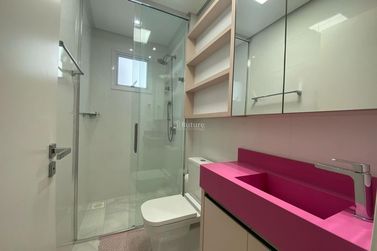 Apartamento &agrave; venda - 182m&sup2; - Meia Praia