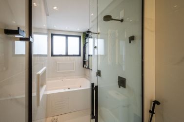 Apartamento &agrave; venda - 168m&sup2; - Meia Praia