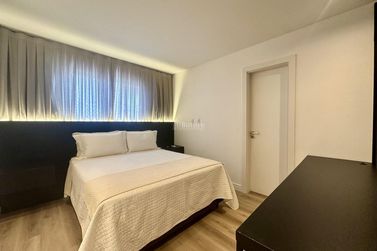 Apartamento &agrave; venda - 240m&sup2; - Meia Praia