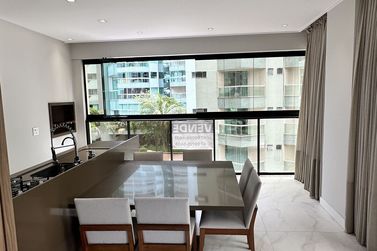 Apartamento &agrave; venda - 95m&sup2; - Meia Praia