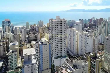 Apartamento &agrave; venda - 168m&sup2; - Meia Praia