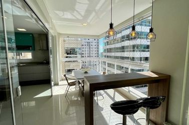 Apartamento &agrave; venda - 128m&sup2; - Meia Praia