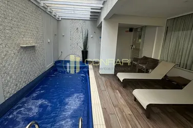 Apartamento &agrave; venda - 129m&sup2; - Meia Praia