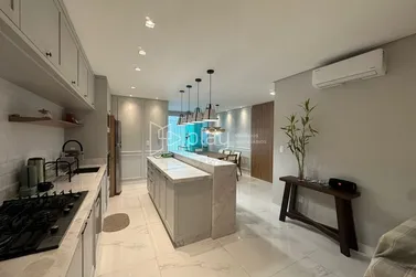 Apartamento &agrave; venda - 202m&sup2; - Meia Praia