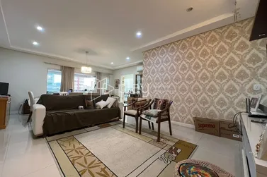 Apartamento &agrave; venda - 145m&sup2; - Meia Praia