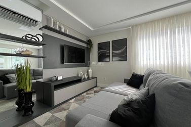 Apartamento &agrave; venda - 107m&sup2; - Meia Praia