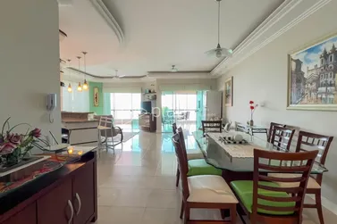 Apartamento &agrave; venda - 180m&sup2; - Centro