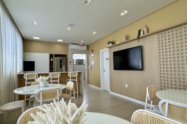 Apartamento &agrave; venda - 70m&sup2; - Meia Praia