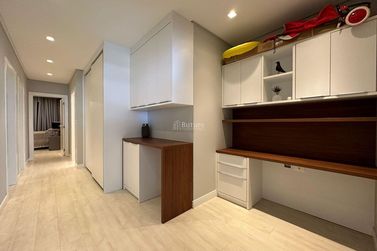 Apartamento &agrave; venda - 187m&sup2; - Meia Praia