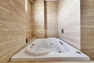 Apartamento &agrave; venda - 190m&sup2; - Meia Praia