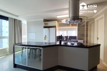 Apartamento para alugar - 195m&sup2; - Centro