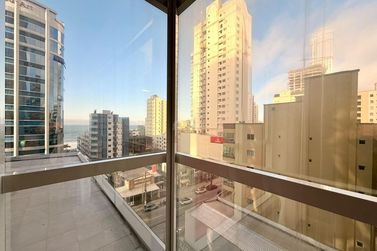 Apartamento &agrave; venda - 220m&sup2; - Meia Praia