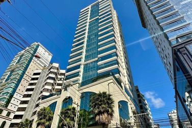 Apartamento &agrave; venda - 187m&sup2; - Meia Praia