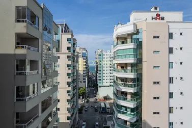 Apartamento &agrave; venda - 118m&sup2; - Meia Praia