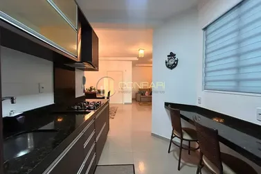 Apartamento &agrave; venda - 130m&sup2; - Meia Praia