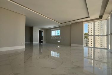 Apartamento &agrave; venda - 151m&sup2; - Pioneiros