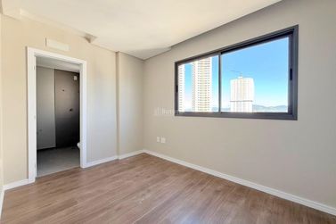 Apartamento &agrave; venda - 85m&sup2; - Meia Praia