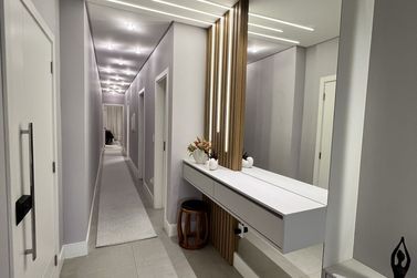 Apartamento &agrave; venda - 137m&sup2; - Meia Praia