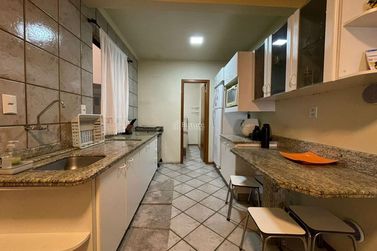 Apartamento &agrave; venda - 80m&sup2; - Meia Praia