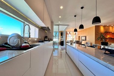 Apartamento &agrave; venda - 193m&sup2; - Meia Praia