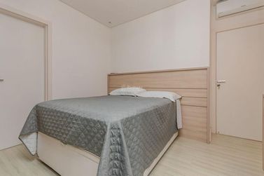 Apartamento &agrave; venda - 135m&sup2; - Meia Praia