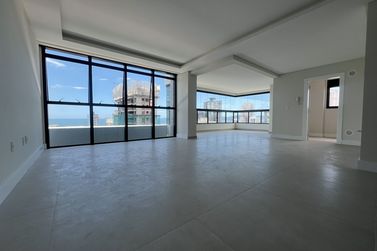 Apartamento &agrave; venda - 184m&sup2; - Meia Praia