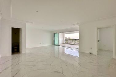 Apartamento &agrave; venda - 190m&sup2; - Centro