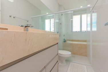 Apartamento &agrave; venda - 135m&sup2; - Meia Praia