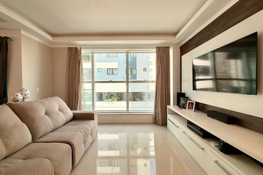 Apartamento &agrave; venda - 150m&sup2; - Meia Praia