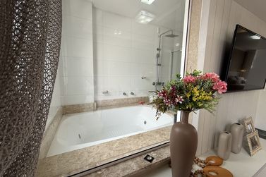 Apartamento &agrave; venda - 150m&sup2; - Meia Praia