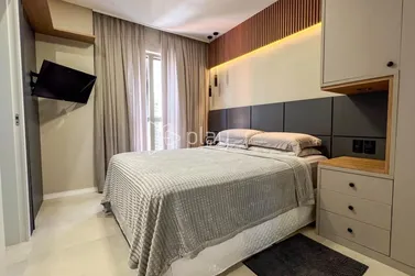 Apartamento &agrave; venda - 115m&sup2; - Meia Praia