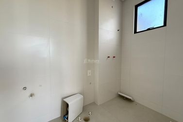 Apartamento &agrave; venda - 140m&sup2; - Meia Praia
