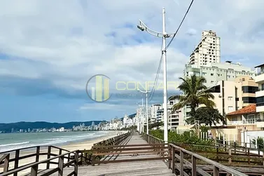 Apartamento &agrave; venda - 129m&sup2; - Meia Praia