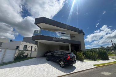Casa &agrave; venda - 360m&sup2; - Centro