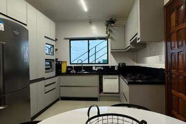 Casa para alugar - 400m&sup2; - Pioneiros