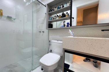 Apartamento &agrave; venda - 123m&sup2; - Meia Praia