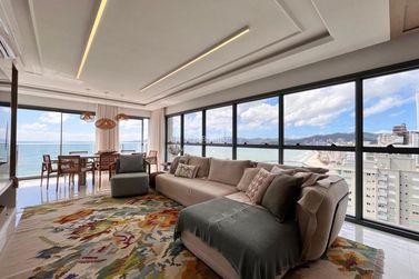 Apartamento &agrave; venda - 166m&sup2; - Meia Praia