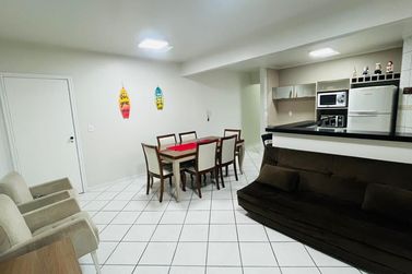 Apartamento &agrave; venda - 130m&sup2; - Meia Praia