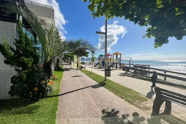 Apartamento &agrave; venda - 240m&sup2; - Meia Praia