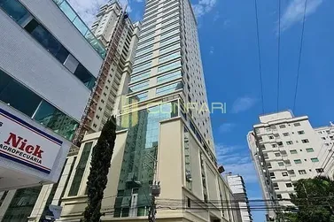 Apartamento &agrave; venda - 138m&sup2; - Meia Praia