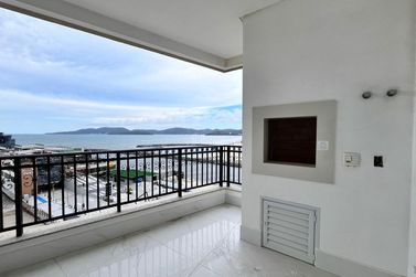 Apartamento &agrave; venda - 217m&sup2; - Meia Praia