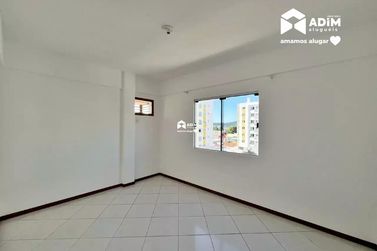 Apartamento para alugar - 65m&sup2; - Tabuleiro