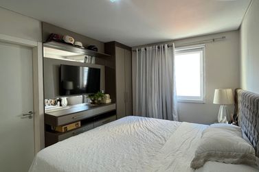 Apartamento &agrave; venda - 120m&sup2; - Meia Praia