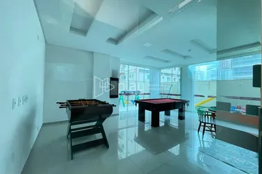 Apartamento &agrave; venda - 130m&sup2; - Meia Praia