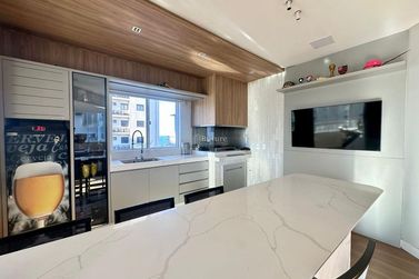 Apartamento &agrave; venda - 415m&sup2; - Meia Praia